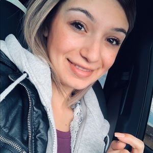 Meet your Posher, Danielle